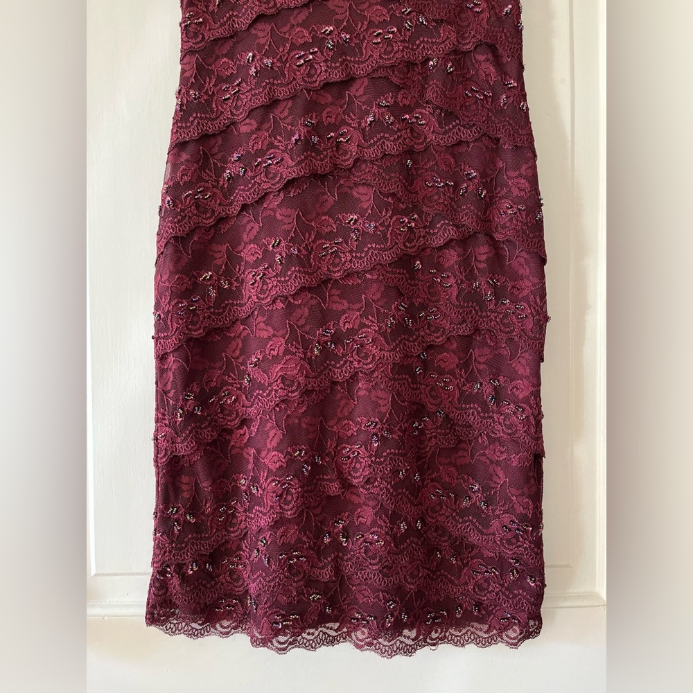Caché Beaded Lace Burgundy Wine Cap Sleeve V-Neck Bandage Sheath Dress Size 6 - Picture 5 of 7